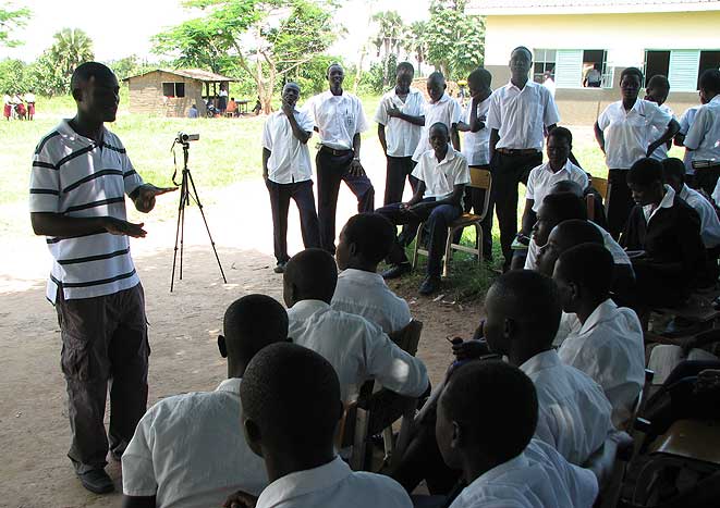 Kabanda talking to students in Yei, Sudan